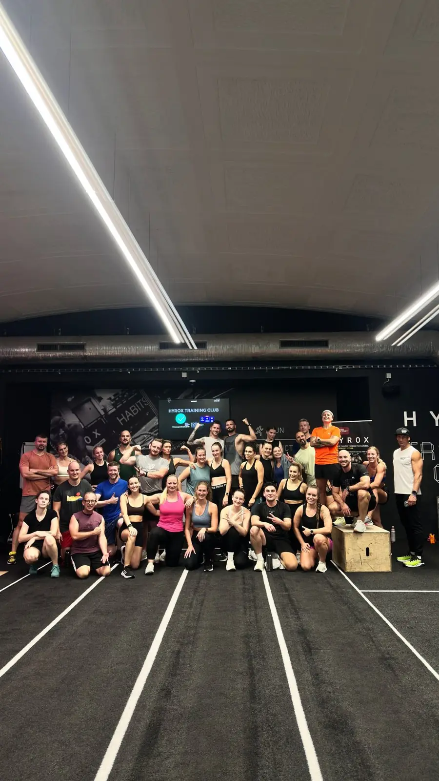 Wspólne zdjęcie członków HYROX Training Club